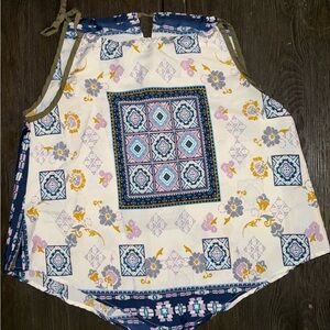 Zoe & Rose Patterned Sleeveless Top